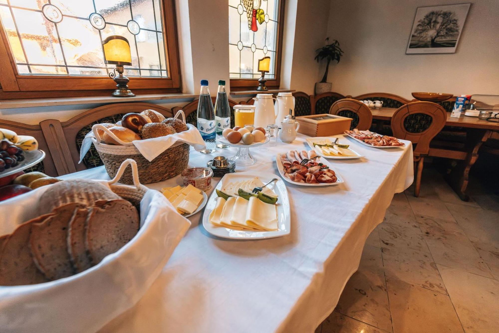 Krone Das Hotel Tauberrettersheim Eksteriør billede
